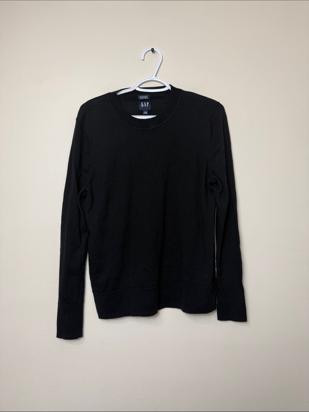 GAP 100% merino wool Black Long-Sleeve Crewneck Shirt size XL